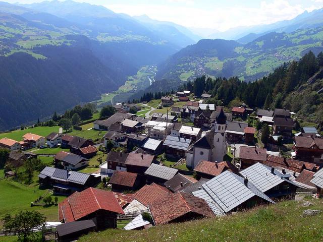 Die Surselva Blickrichtung Oberalppass